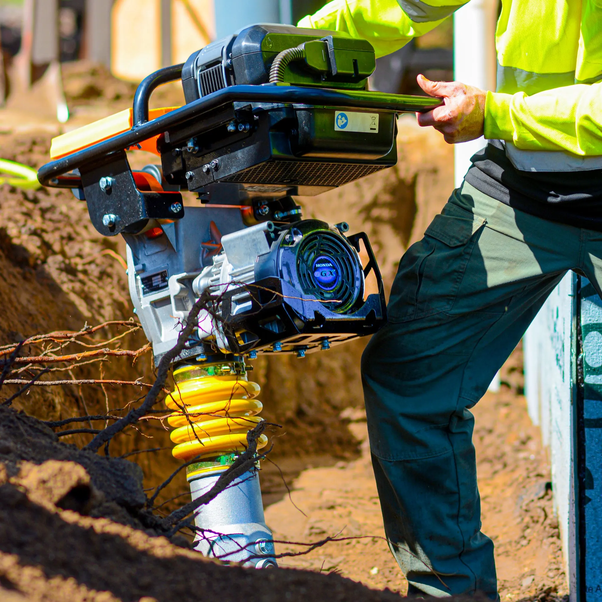 2.4 HP Battery Powered Vibratory Rammer Tamper Compactor with Honda GXE2.0S Motor