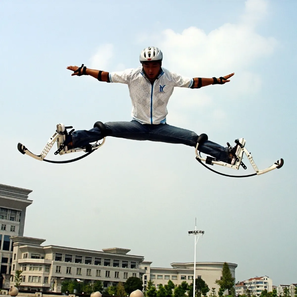 Adult Bouncing Shoes Spring Jumping Stilts Jumping And Running Shoes for Extreme Sports