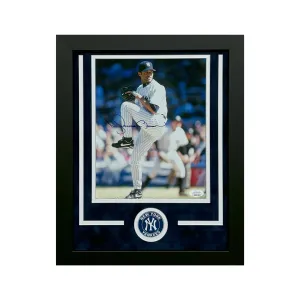 Mariano Rivera Hand Signed & Framed New York Yankees 8x10 Baseball Photo