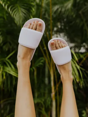 The Boo Boo Lounge Slides - White